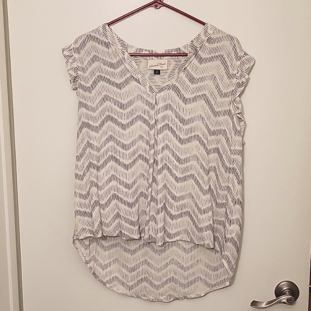 Sleeveless Lightweight Black and White Blouse,  size M